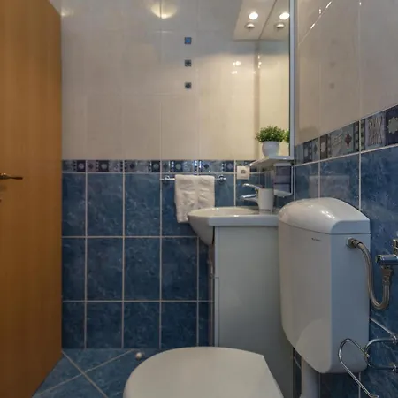 1 Bedroom Stunning In *