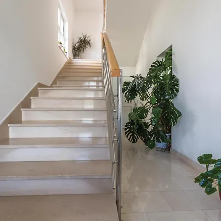 Vukovarska Vii Makarska